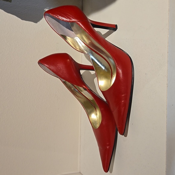 Pumps - Picture 3 of 6